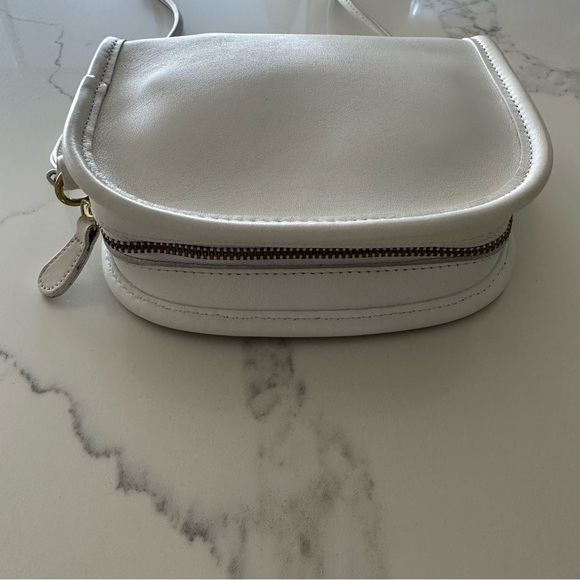 Like New Coach Vintage Abbie Crossbody Bag 9017 in White - Picture 3 of 10